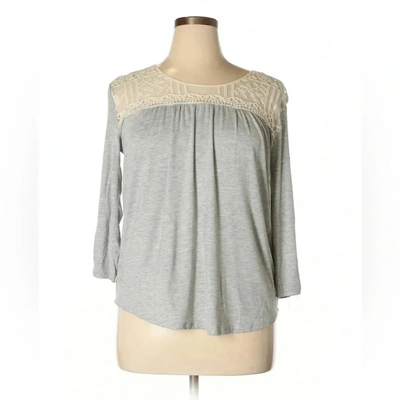 Maurices Tops - Maurice’s Gray/White Lace Button Back Top